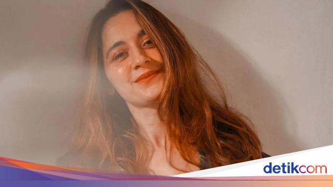 Deretan Bintang India Dicibir karena Terlalu Seksi-Berani Topless di