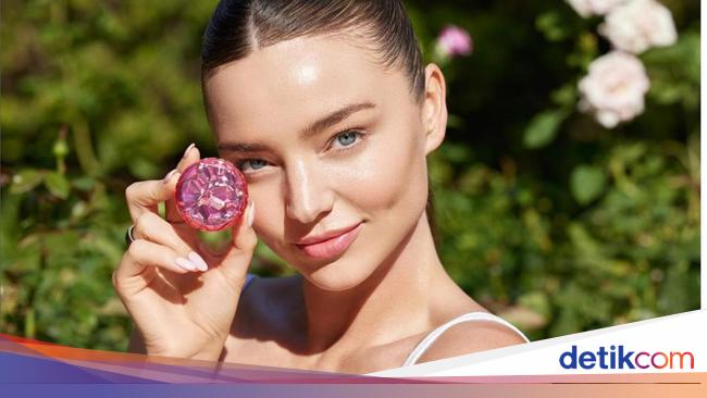 3 Kunci Utama Perawatan Kulit a la Miranda Kerr, Simpel Tapi Efektif