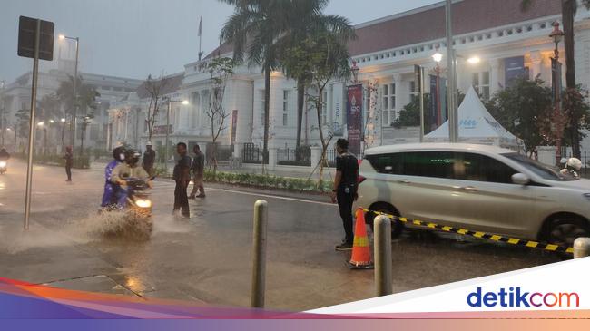 Viral bicycle slips to Kota Tua, Bina Marga: that’s a pedestrian observe!