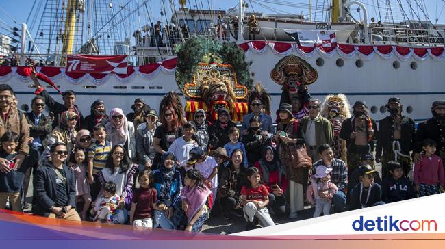 Intip Keseruan 'Open Ship' KRI Bima Suci-945 di Sydney