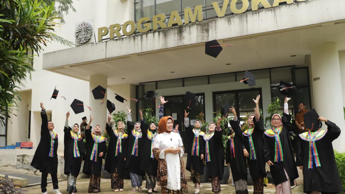 Pesan Bupati Tatu Untuk Wisudawan UI Penerima Beasiswa Pemkab Serang