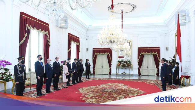 Jokowi Receives Credentials from Canadian Ambassador to Thai Ambassador