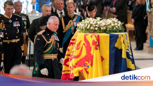 The story of King Charles III who turns out to be a descendant of Dracula