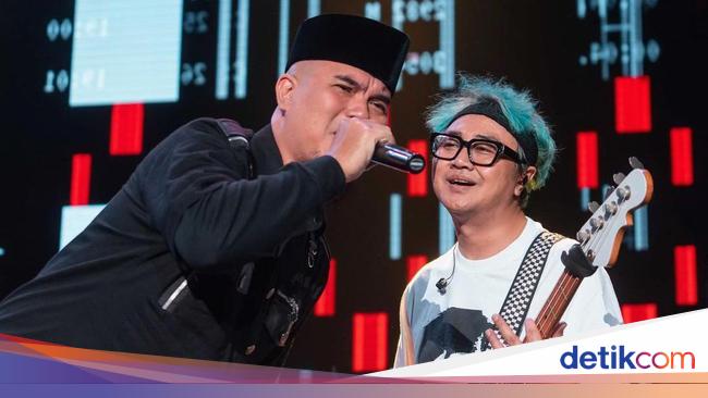 In the end!  Thomas clarifies the bass in a show with Ahmad Dhani