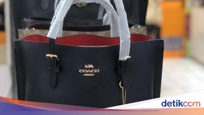 Diminati Artis Hingga Istri TNI, Segini Omzet Penjualan Tas Branded KW