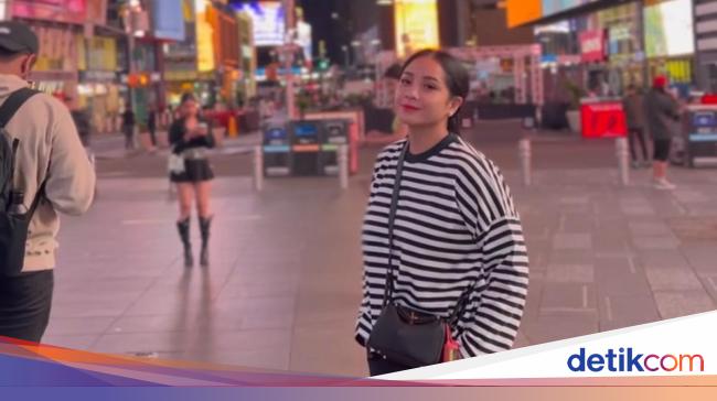 Nagita Slavina excited for the first time in Times Square, Raffi Ahmad: Tacky!