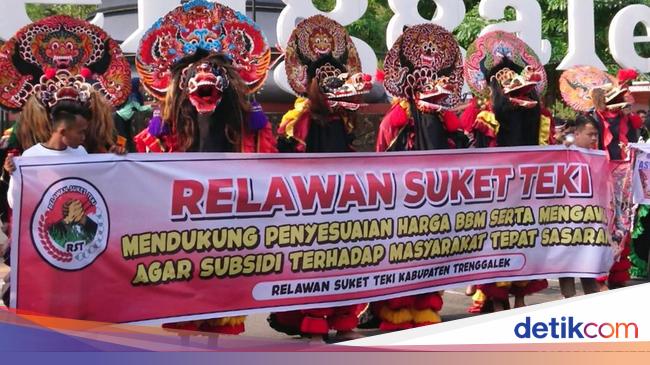 Pemuda Di Trenggalek Gelar Aksi Dukung Langkah Pemerintah Soal Bbm