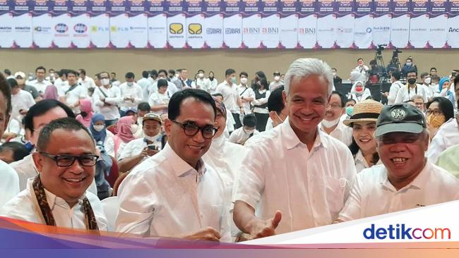 Ganjar until Jokowi ministers attend Kangen Kagama gathering in Ancol