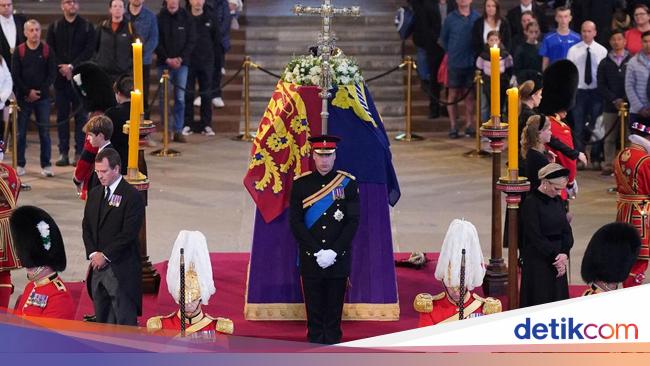 Prince William-Harry guards Queen Elizabeth II’s coffin before the funeral