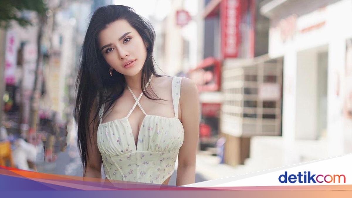 Porno qiz ogziga bir yigitning konturini oziqlantiradi