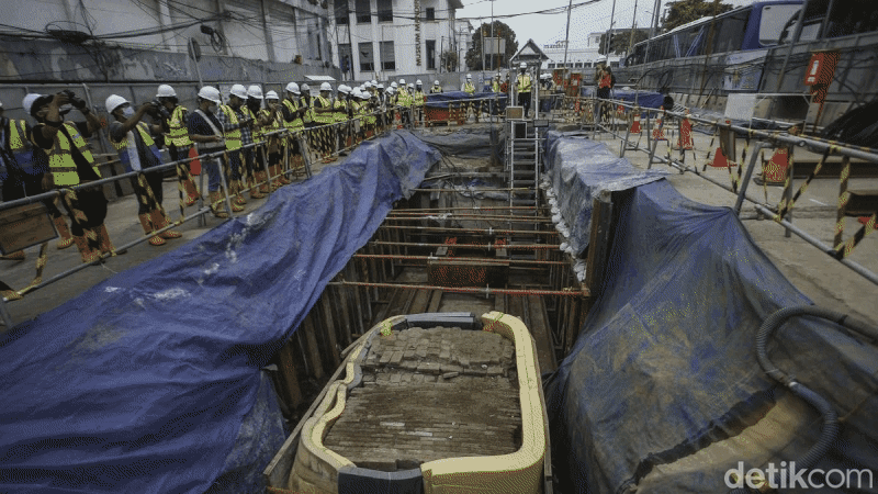 Terkini! Wujud Saluran Air Kuno Di Proyek MRT Glodok