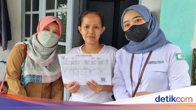 Lurah in Sukabumi praises JKN program which guarantees access to healthcare for citizens
