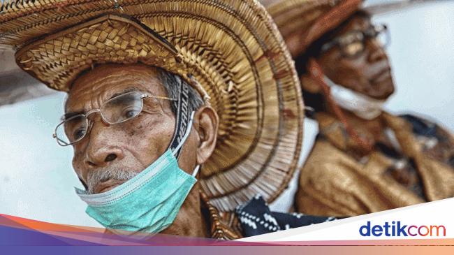 Menyelami Makna Persatuan di Balik Topi Ti'i Langga