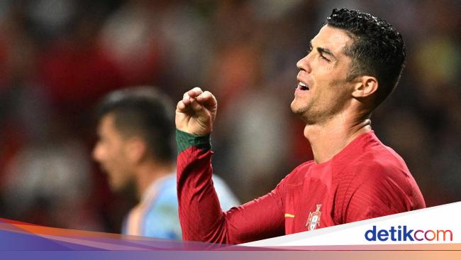 Cristiano Ronaldo Yang Sudah Lupa Cara Mencetak Gol Cristiano Ronaldo Yang Sudah Lupa Cara Mencetak Gol