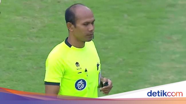 Wasit Mantan Pelatih PSM Tak Persoalkan Kepemimpinan Wasit saat Lawan Persis Solo