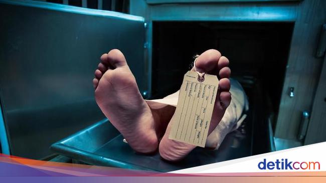 Mayat Pria Tergeletak di Pinggir Jalan Simalungun Diduga Korban Tabrak Lari
