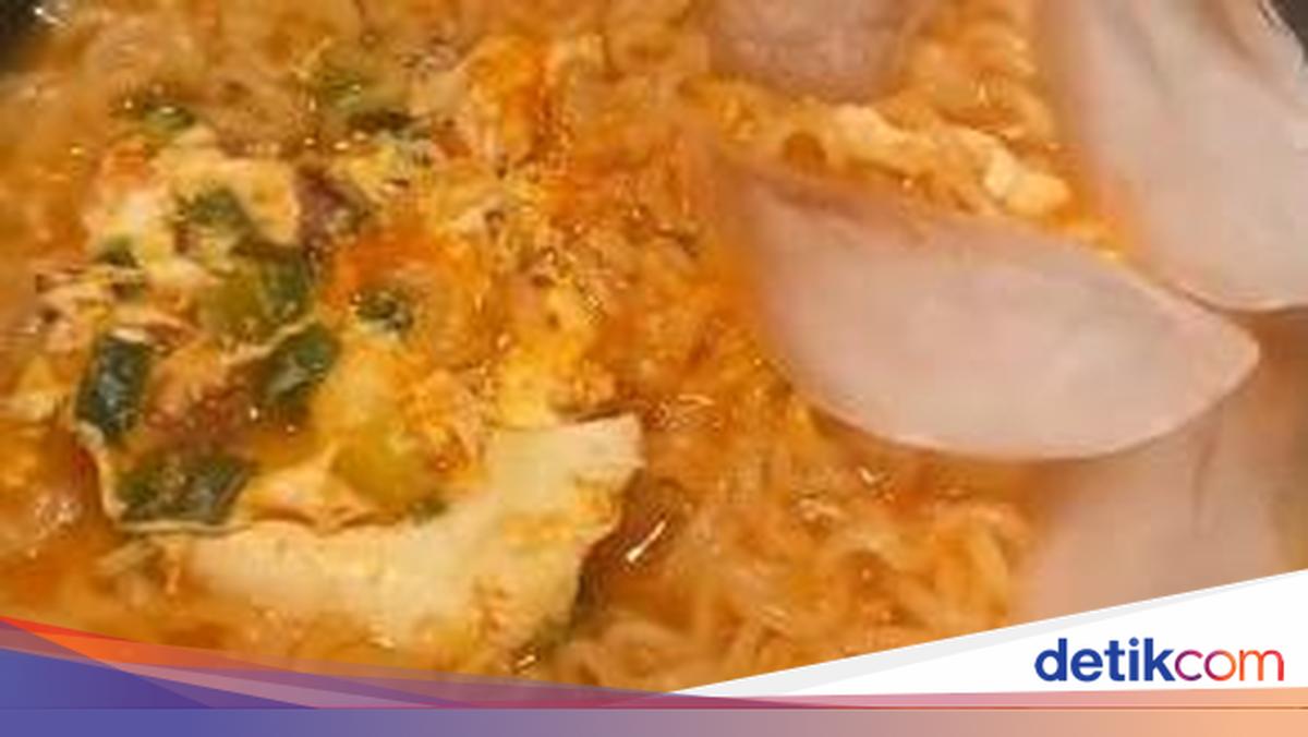 Sekte Baru! Selebgram Ini Hobi Campurkan Ramen dengan Es Batu