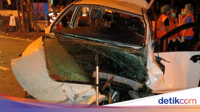 Detik Detik Kecelakaan Maut Di Denpasar Sopir Avanza Mabuk