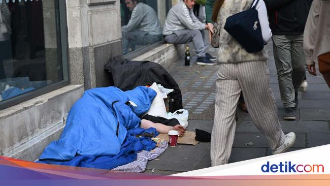 The Homeless Crisis on Oxford Street: Rising Numbers of Homeless People in London