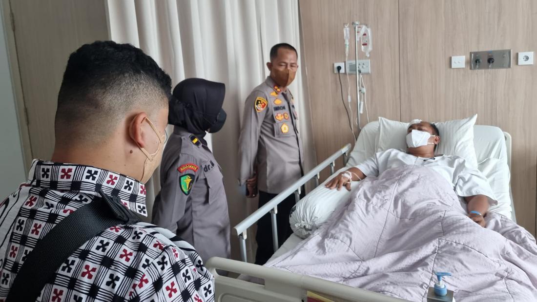 Ngamuk Bawa Golok, Pria ODGJ Di KBB Lukai Polisi