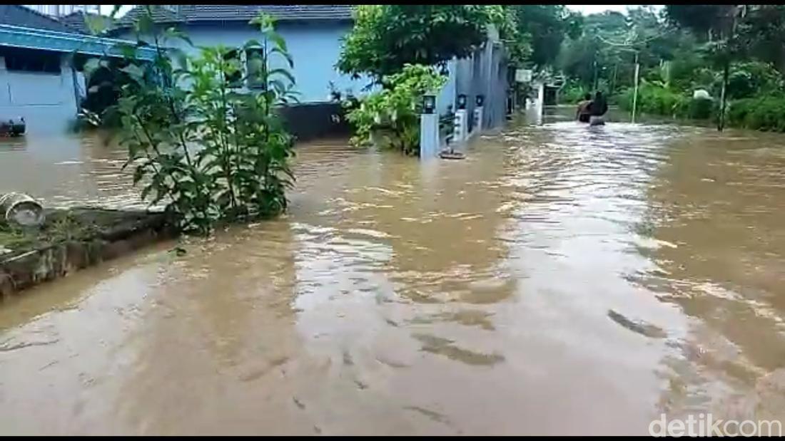 Banjir Terjang Trenggalek Kota, Ratusan Rumah Terendam