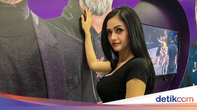 Kartika Berliana praised by netizens for being sexy despite having 2 children