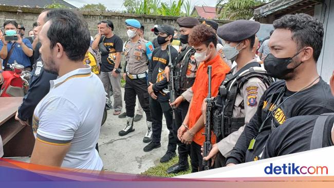 A naked man kills a couple in central Kalimantan!