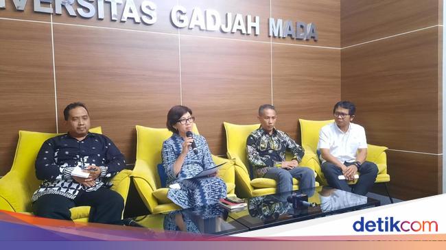 Jokowi’s diploma in the spotlight makes UGM prove authenticity