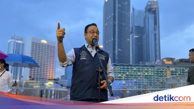 Anies feels thankful The roof of the HI roundabout leaks leaks during the grand opening