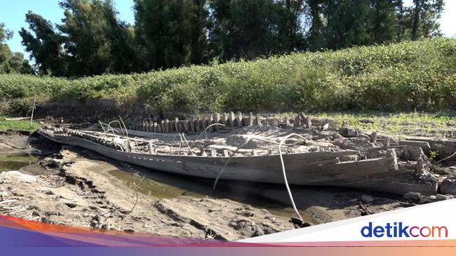 The longest river in the world dries up, the 19th century ship rises to the surface