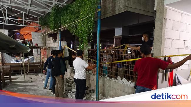 Church fence in Cibinong Bogor broke, 2 men arrested by police