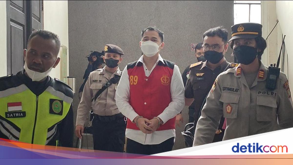 Sambo Telepon AKBP Arif: Jangan Sampai Aib Keluarga Tersebar, Malu!