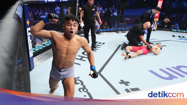 Sejarah! Jeka Saragih Jadi Fighter Indonesia Pertama Menang di UFC