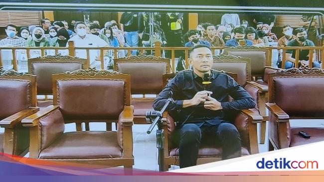 Acay Bilang Alhamdulillah Bukan Penyidik Km 50, Jaksa: Yang Benar?