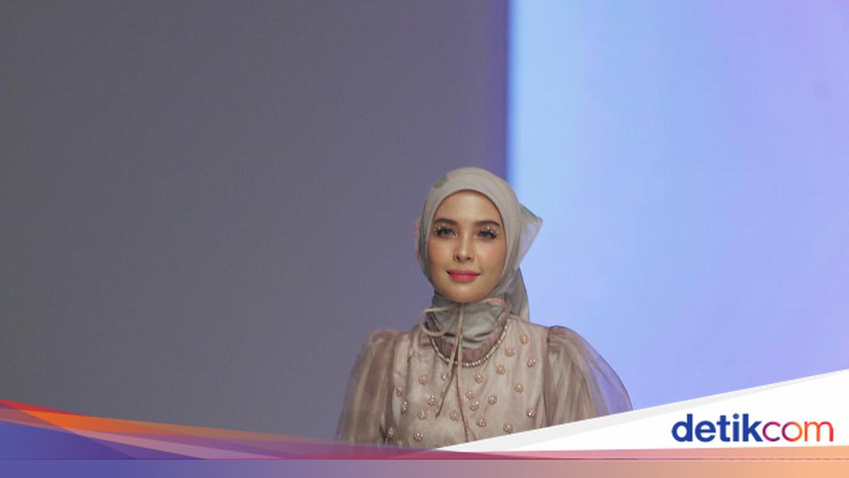 7 Inspirasi Gaya Hijab Elegan ala Selebgram Hamidah Rachmayanti