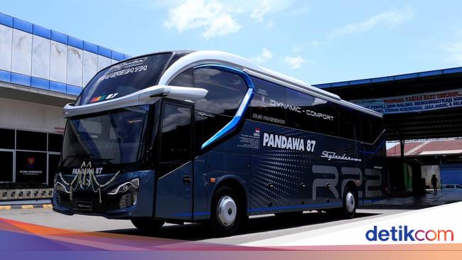 Nice too!  PO Pandawa 87 releases new bus, uses Hino chassis wrapped in Skylander R22 bodywork