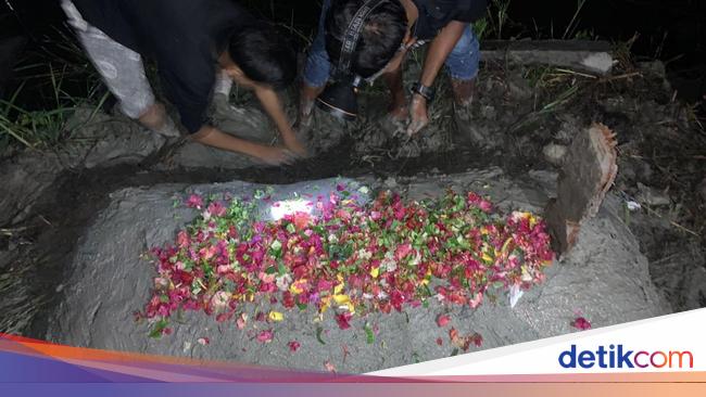 Warga Tebo memprotes jalan rusak akibat batu bara