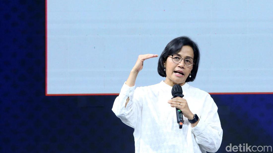 Sri Mulyani Bilang 'Saya Bekerja' Usai Ramai Diisukan Mundur