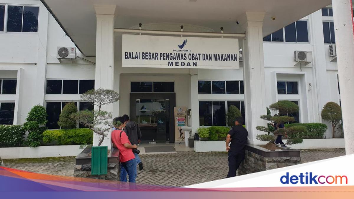 3 Pejabat Unibebi Diperiksa di BPOM Medan Sejak Pagi