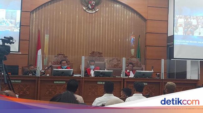 Ferdy Sambo’s brother tells the story that Putri Candrawati asked for a gun to be secured to the Criminal Investigation Department