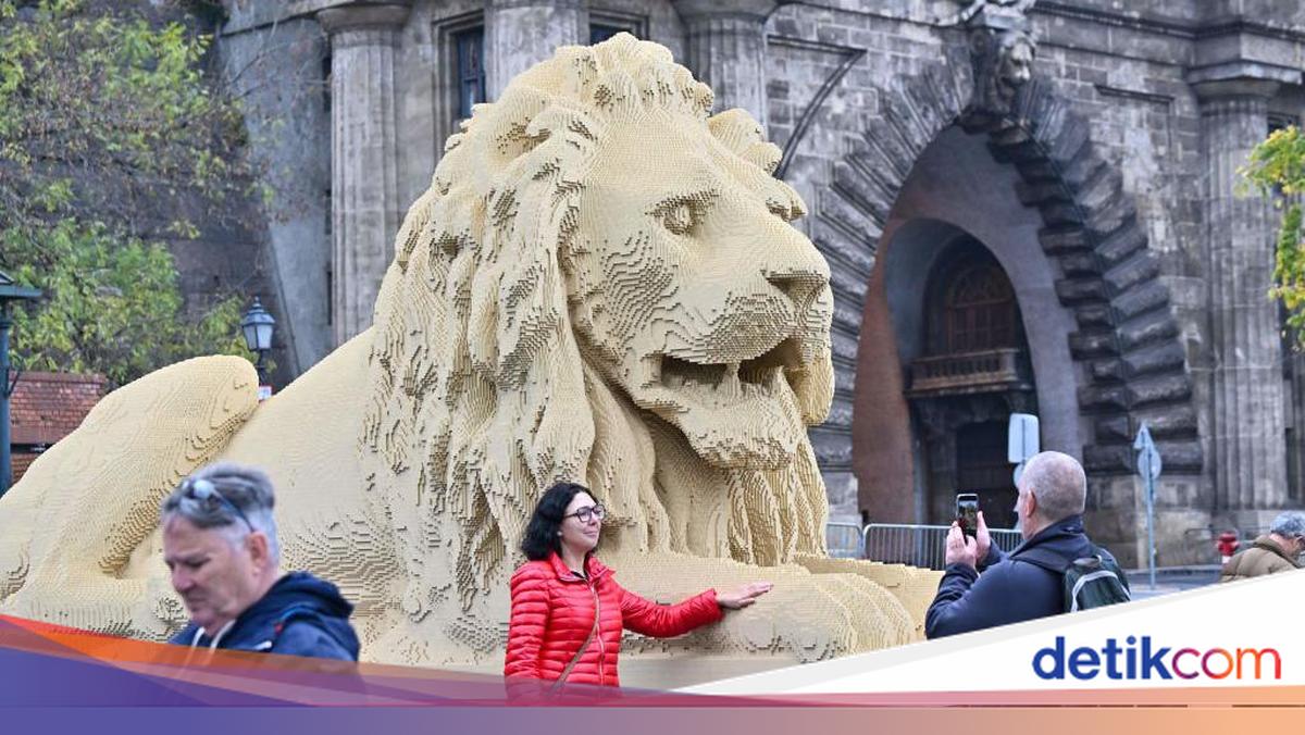 Wow! Patung Singa Ini Terbuat dari 850 Ribu Keping LEGO