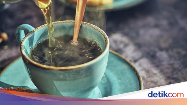 Ini 4 Tips Menyeduh Teh Tubruk Agar Rasanya Seenak Teh Angkringan