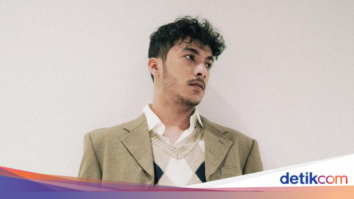 Aziz Hedra Tiba-tiba Gelisah karena Lagunya, Kenapa?