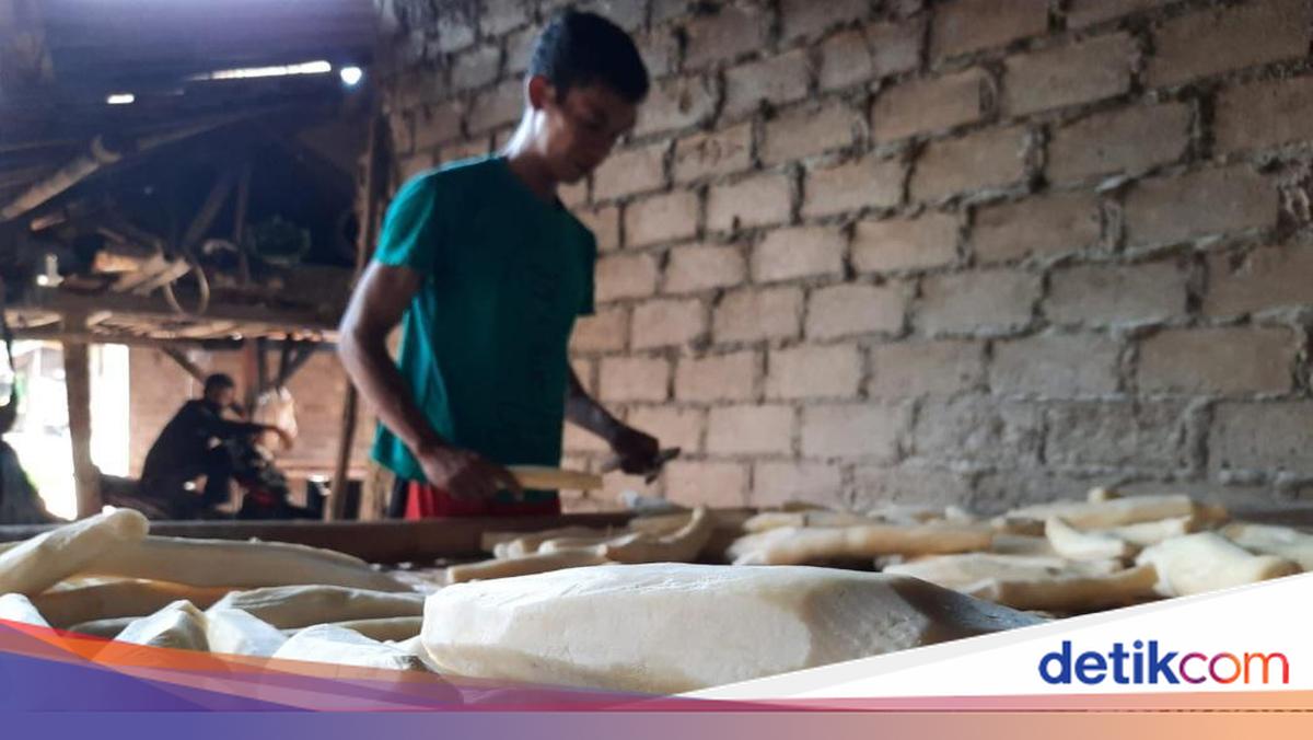 Menengok Produksi Peuyeum Bendul Khas Purwakarta