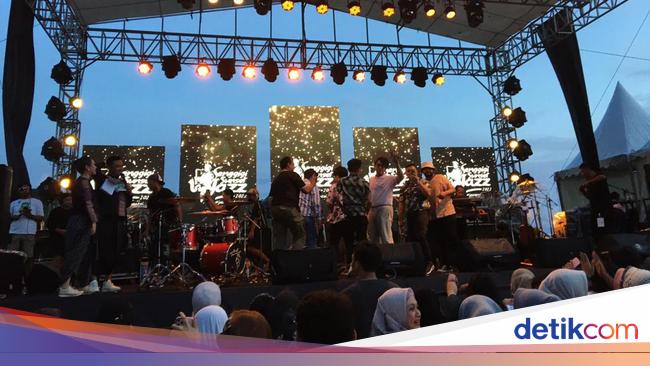 Ardhito Pramono Pukau Penonton Senggigi Sunset Jazz di Lombok