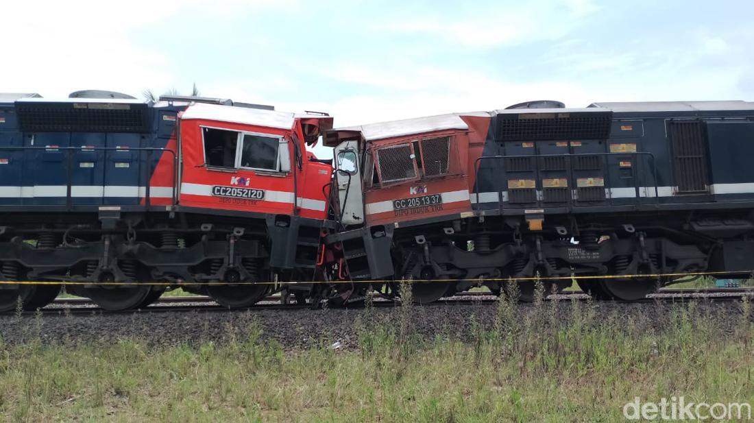 KNKT Selidiki Penyebab Tabrakan 2 Kereta Api Di Lampung