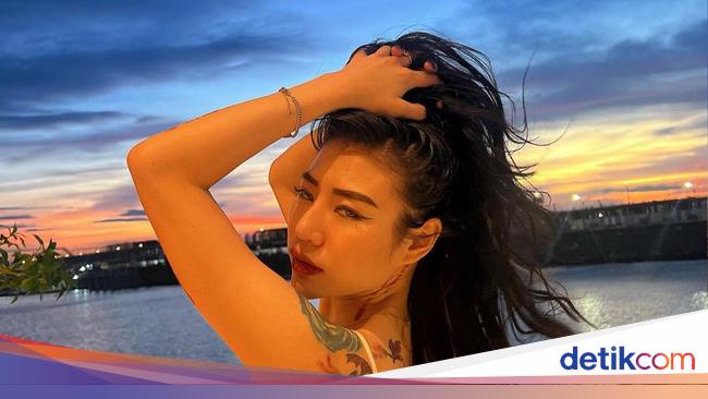 Ruby Jane Rrq Vey Ruby Jane Berani Spill Figur Nakal di Socmed