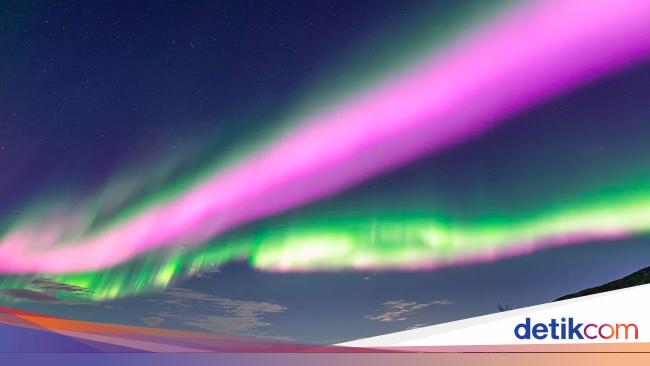 The Earth’s Magnetic Field Cracks!  Rare Aurora release