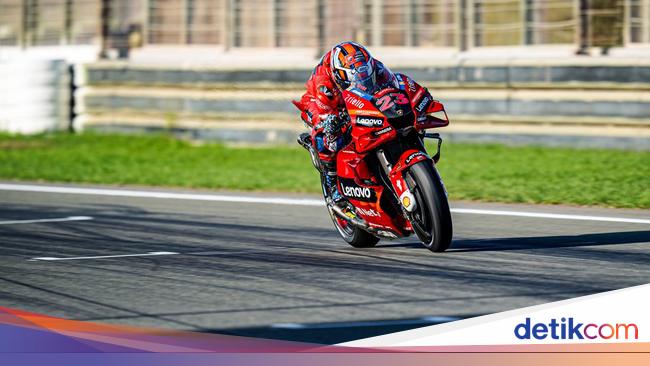 Hey…!  The premiere of a red Ducati, Bastianini is faster than Bagnaia!