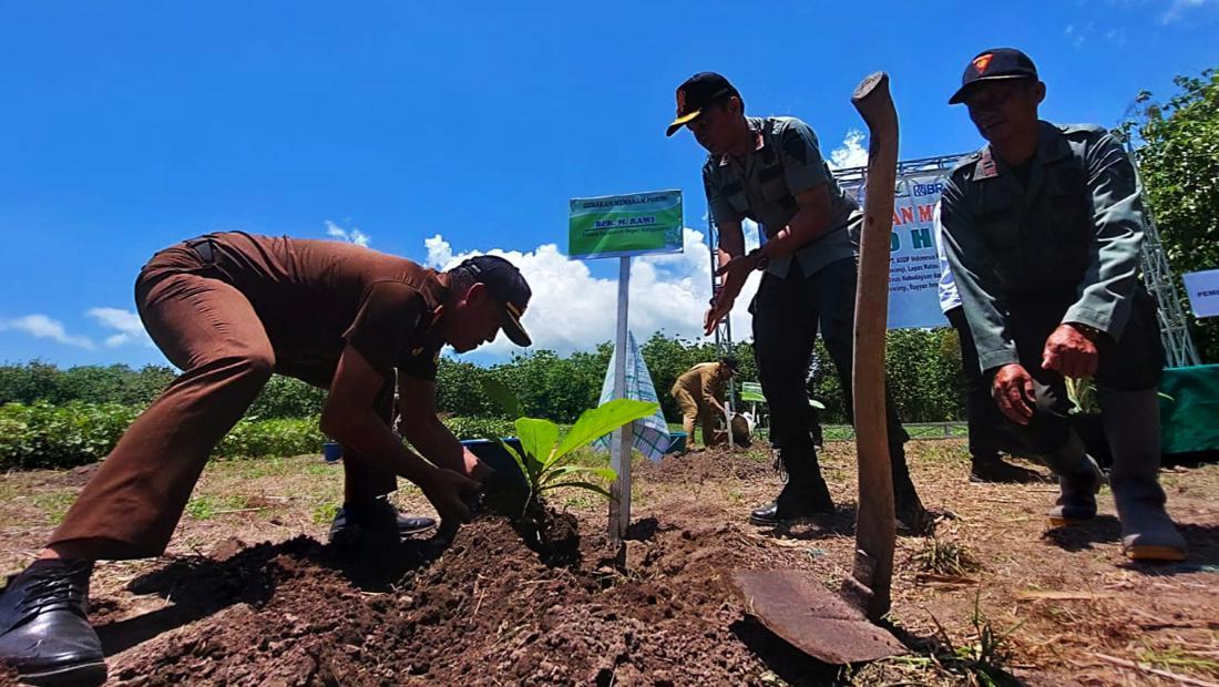 Rawan Banjir Dan Longsor, Forkopimda Banyuwangi Ajak Gerakan Tanam Pohon